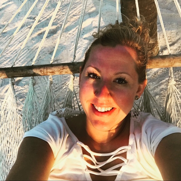 Meet your Posher, Marissa - Picture 1 of 1